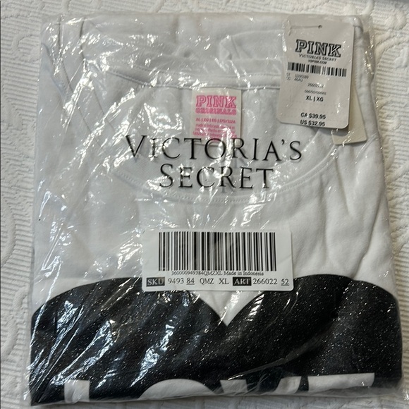 Victoria's Secret PINK Graphic Tee - Picture 1 of 8